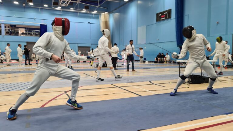 Are entries declining for senior mens epee ranking events in Great Britain?